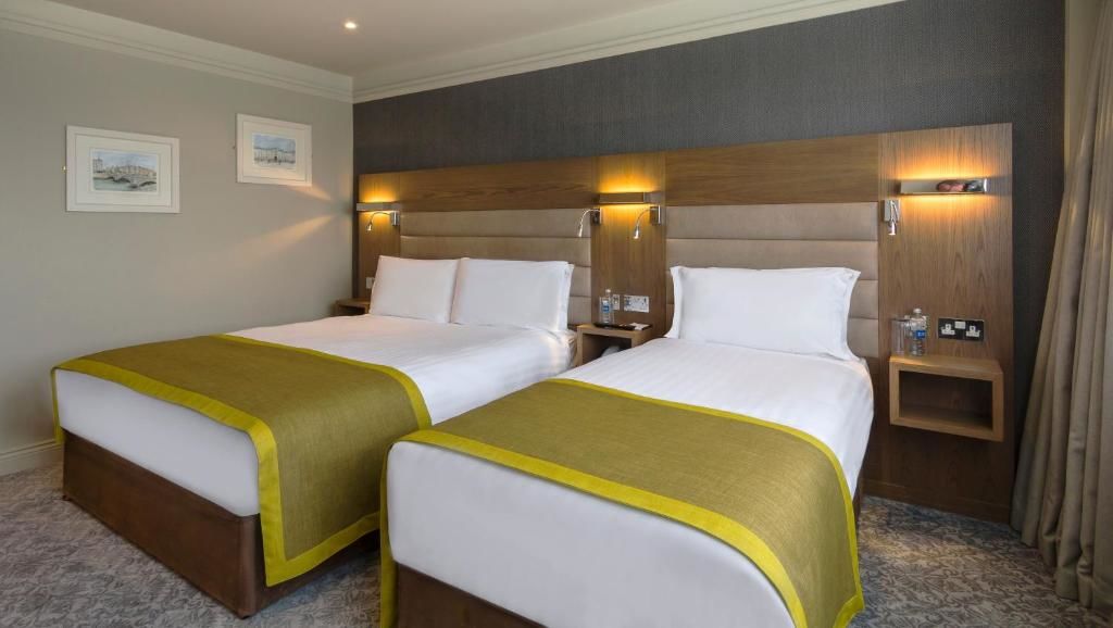 Отель Bonnington Hotel & Leisure Centre Дублин