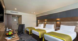 Отель Bonnington Hotel & Leisure Centre Дублин Трехместный номер-1