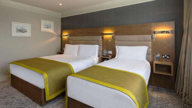 Отель Bonnington Hotel & Leisure Centre Дублин-22