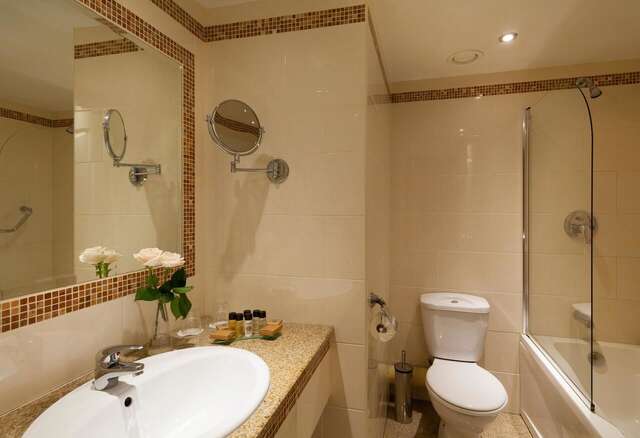 Отель Bonnington Hotel & Leisure Centre Дублин-43